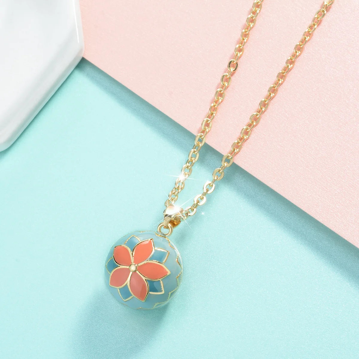 Bola de grossesse plaqué or, boule émaillée turquoise et fleur de lotus – Image 4